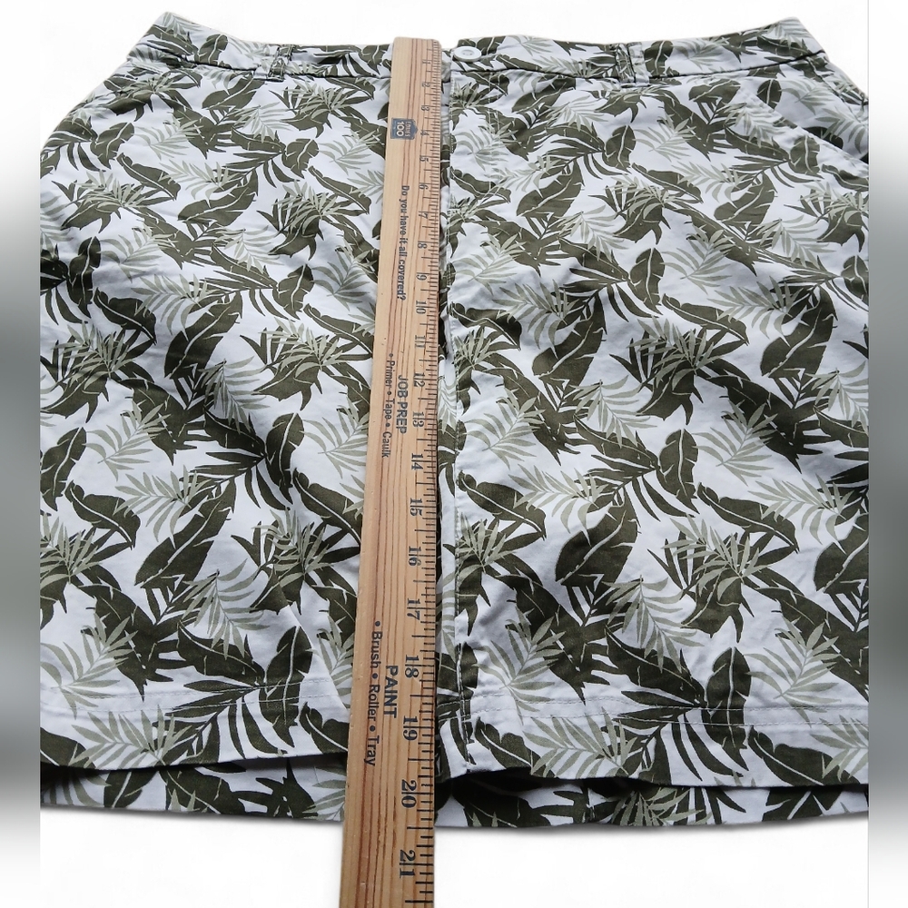 C.J. Banks Women's Size 16W Green Leaf Print Swim Skirt - Picture 6 of 7
